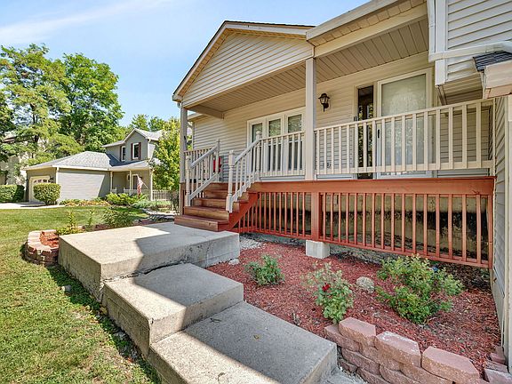 4th image of 369 Twin Creeks Dr