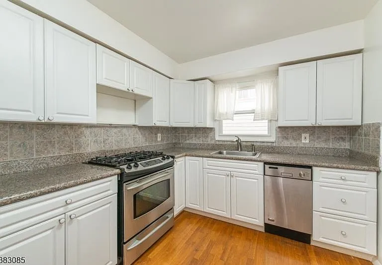 199 Hopkins Ave — Photo 9