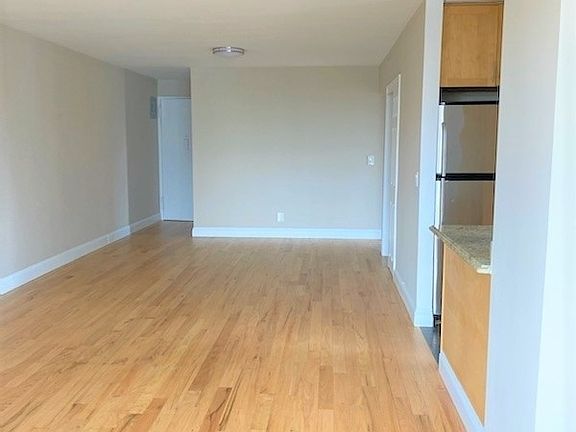 5th image of 784 Columbus Ave APT 17P