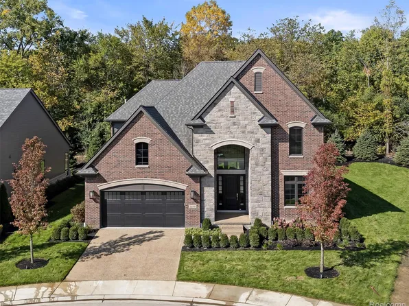4170 Prescott Park Cir, West Bloomfield, MI 48323