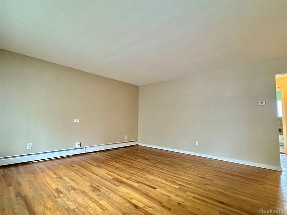 4th image of 475 S Adams Rd APT 19