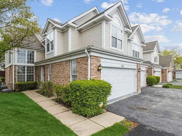 612 Citadel Dr, Westmont, IL 60559