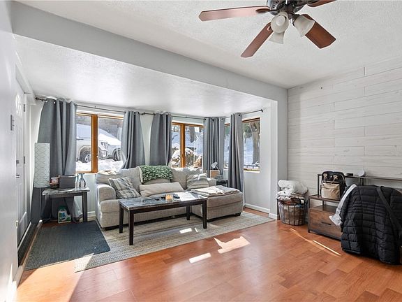 3rd image of 917 Session St