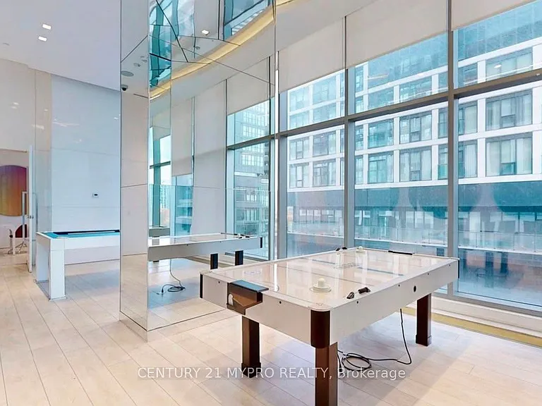 251 Jarvis St #315 — Photo 45