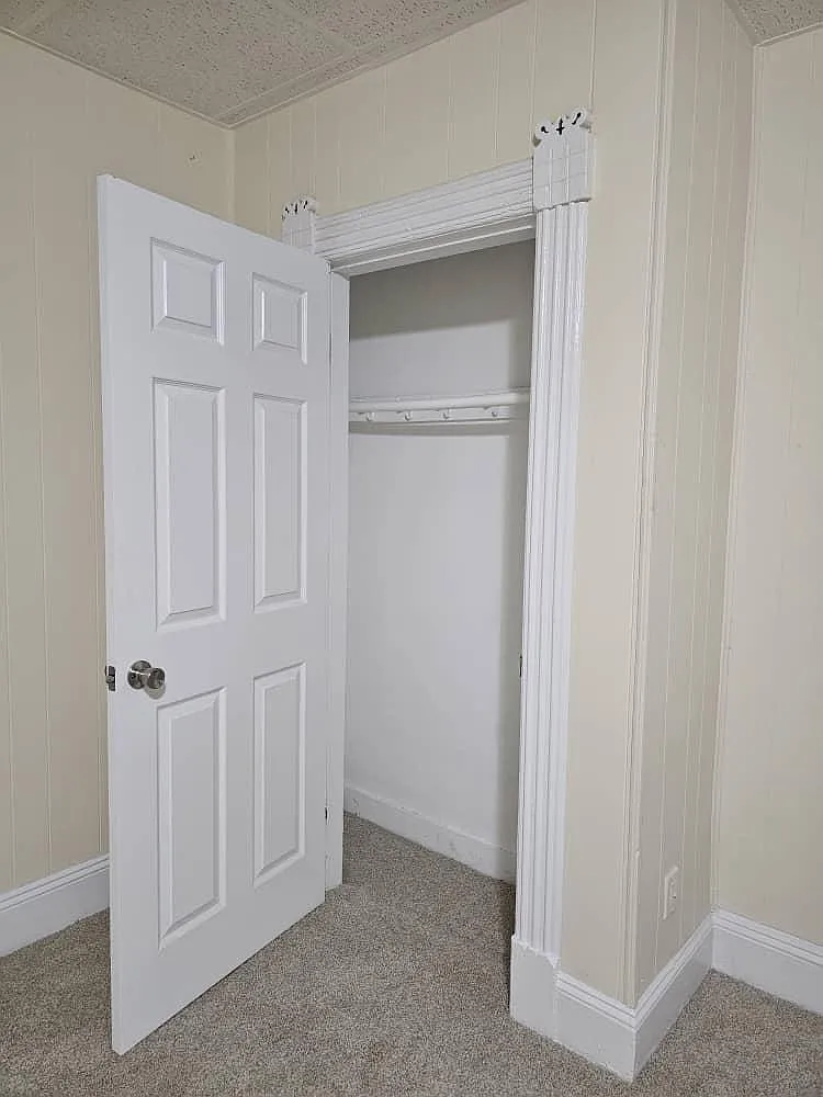 1 bed, 2200 sqft, $1,000 — Photo 2