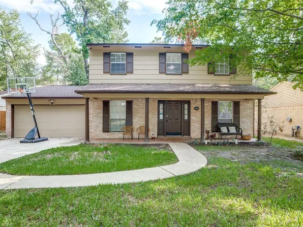 6 Pineash Court, The Woodlands, TX 77381