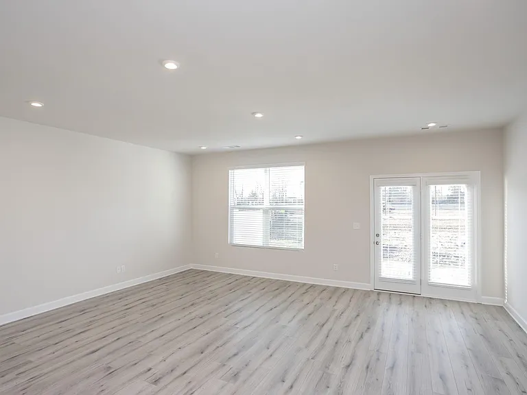 2031 Sperling Dr — Photo 13