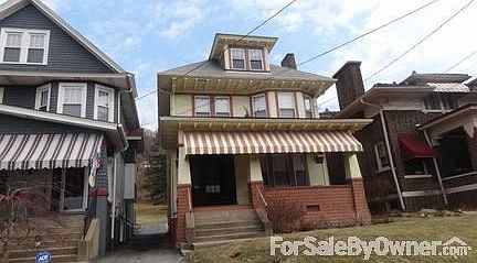 Front View
						:
						Great curb appeal!