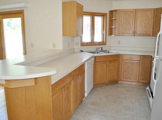 120 H St APT 2, Minot Afb, ND 58704