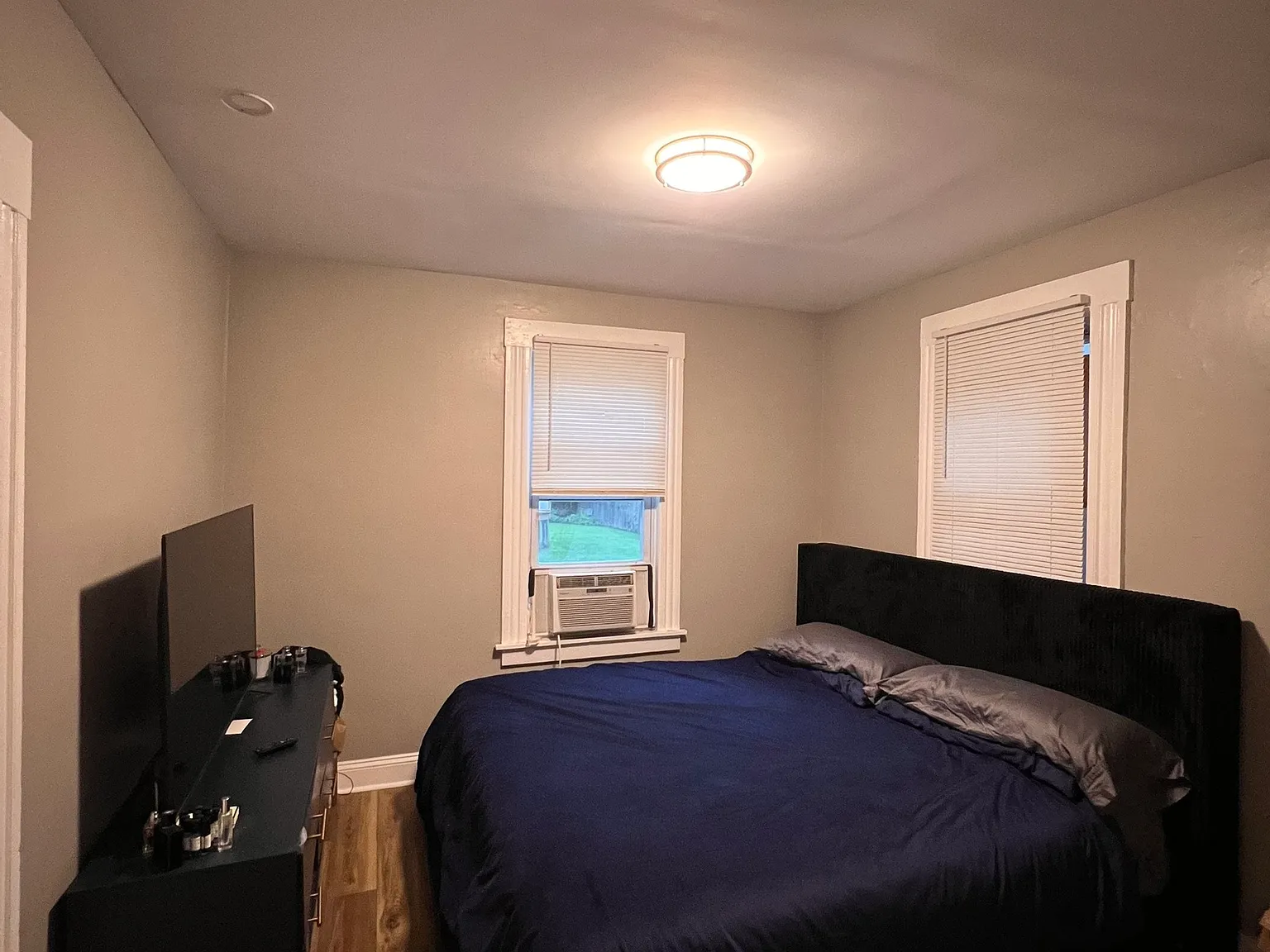 2 bed, 1.0 bath, 1000 sqft, $2,300 — Photo 2