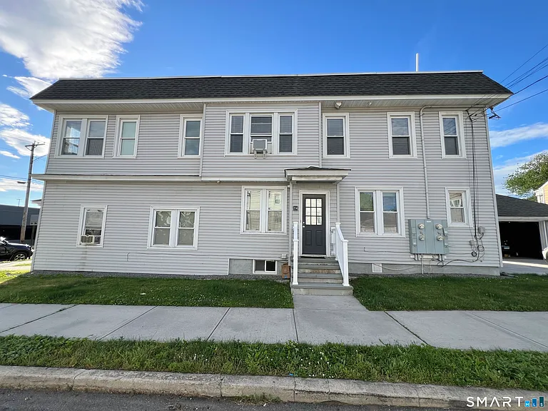 220 King St — Photo 1
