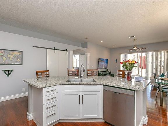 4th image of 7541 Belmonte Blvd