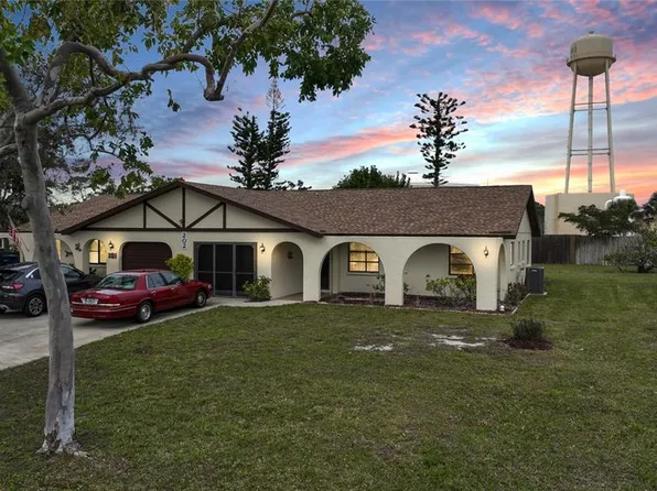 202 High Point Dr #B, Englewood, FL 34223