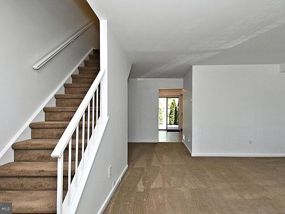 3rd image of 306 Christopher Ct