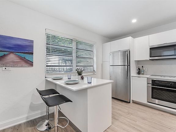 3rd image of 1407 Meridian Ave APT 1