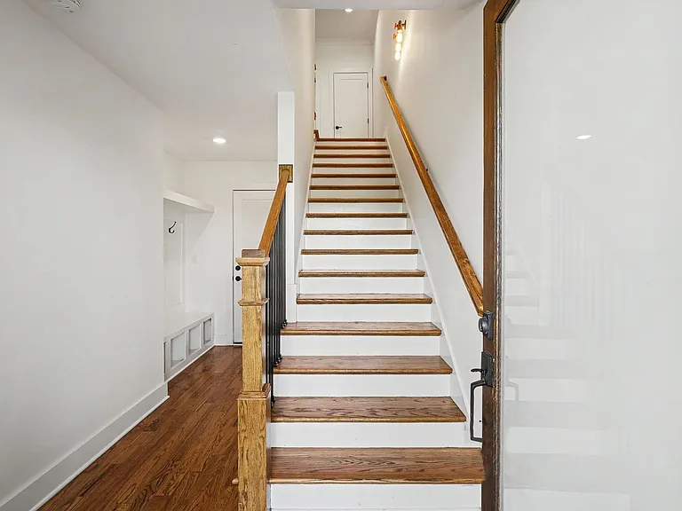 99 Fern Ave — Photo 4