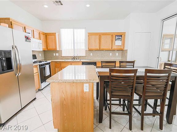 3rd image of 1416 Angel Falls St