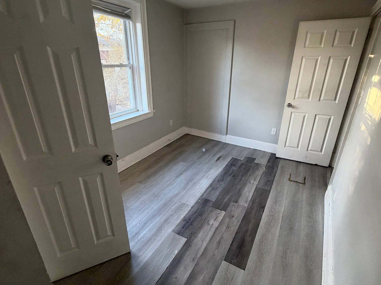 1 bed, 950 sqft, $1,300 — Photo 4