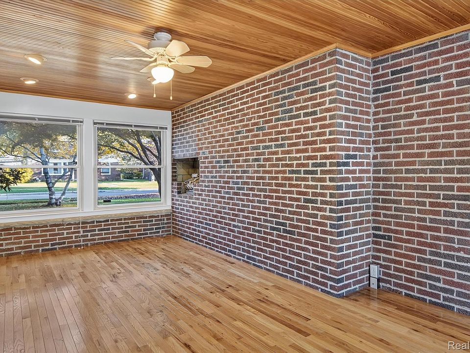 13771 Balfour St, photo 26
