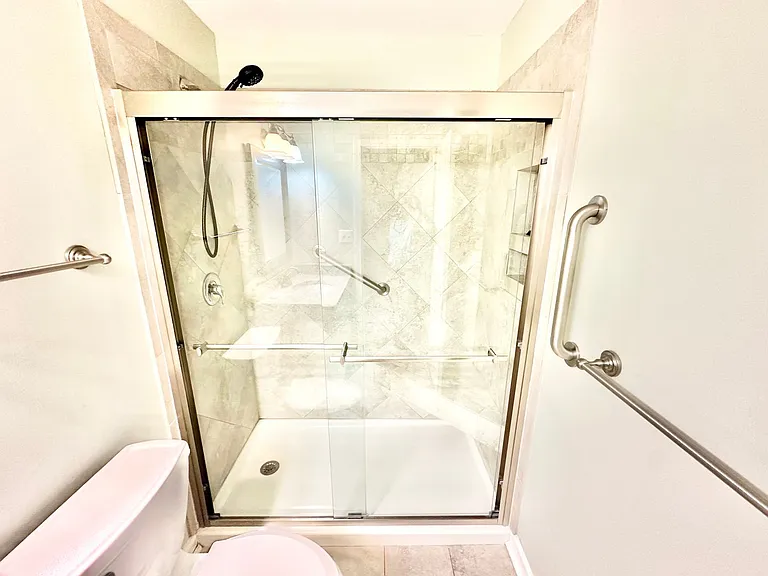 102 Ashleigh Ct — Photo 11