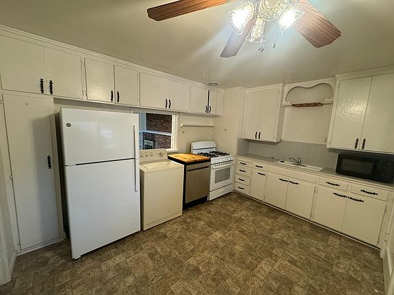 3rd image of 2412 Loma Vista Dr