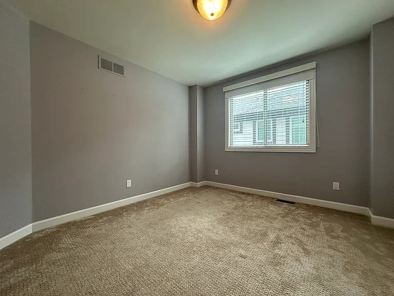 1555 Ruffner Ave — Photo 24