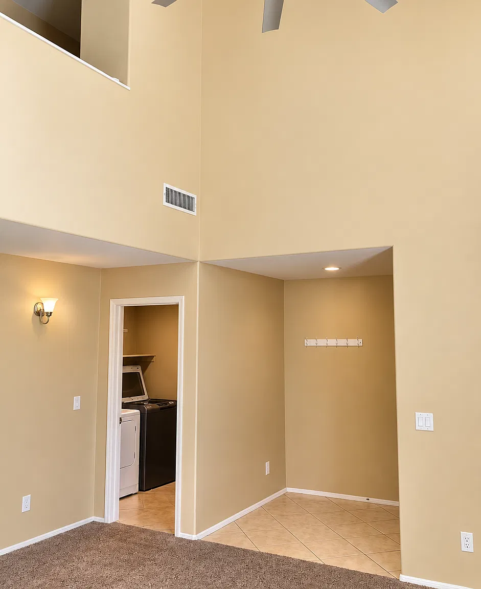 4 bed, 2434 sqft, $2,400 — Photo 4