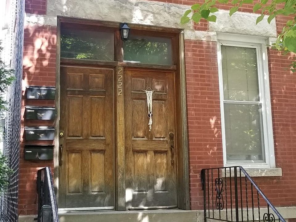 1st image of 2222 W Dickens Ave APT 3