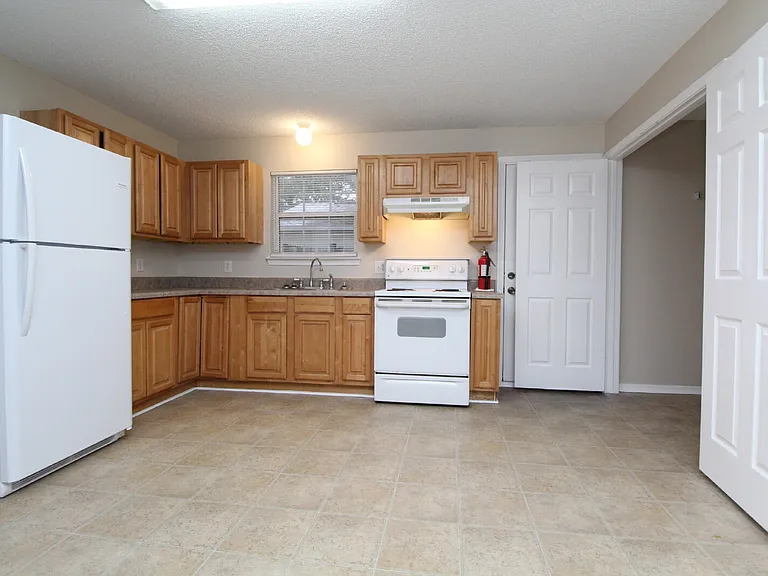 3740 Frontera Cir — Photo 7