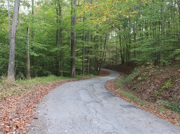 Route 26, Clay, WV 25043
