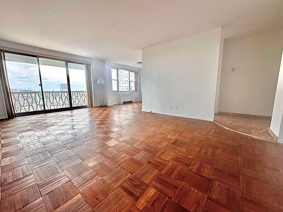 5th image of 2100 Linwood Ave APT 15R