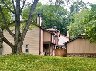 1017 Valley Grove Dr, Maumee, OH 43537