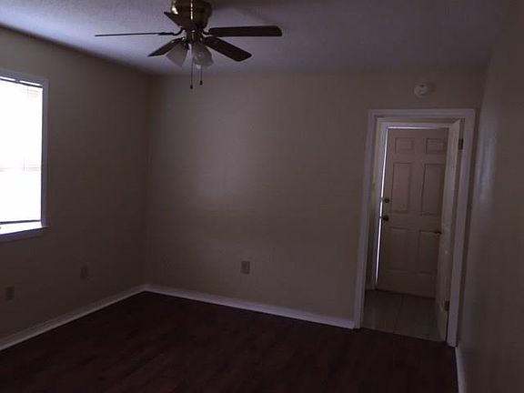 4th image of 2841-43 Oreilly St