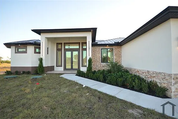 3 bed, 2601 sqft, $3,000 — Photo 1