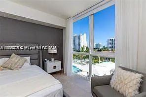 Tiffany House Condo — Photo 4