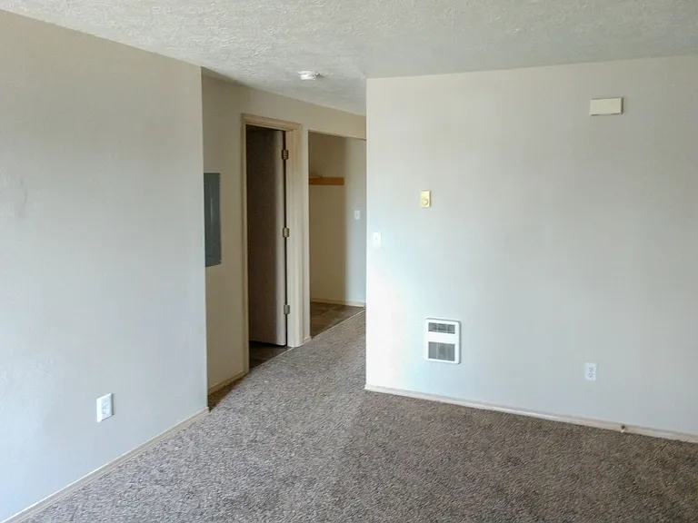 1340-1376 W Locust St — Photo 20