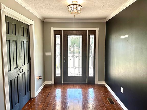 5th image of 305 Erica Dr