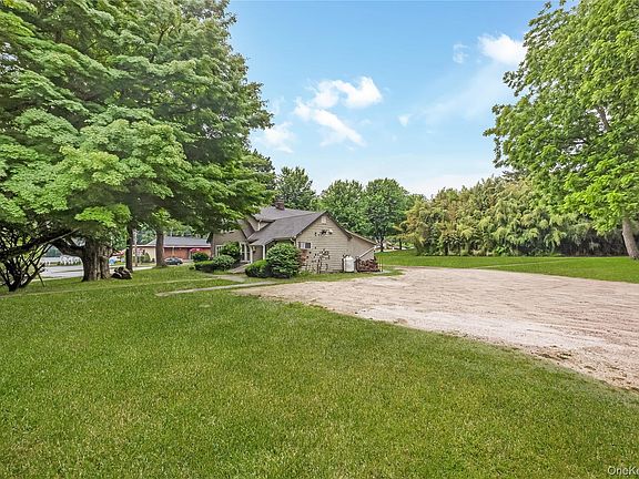 2nd image of 645 Middle Country Road