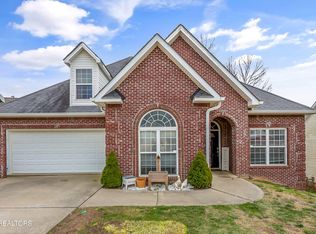 1178 Hillside Ln, Lenoir City, TN 37771