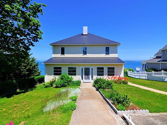 3rd image of 125 Sea Ave