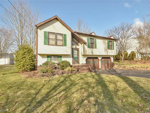 3rd image of 520 Eldon Dr NW