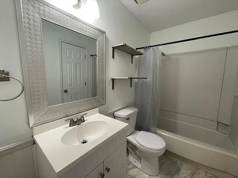 727 SW Liggett Rd #D — Photo 12