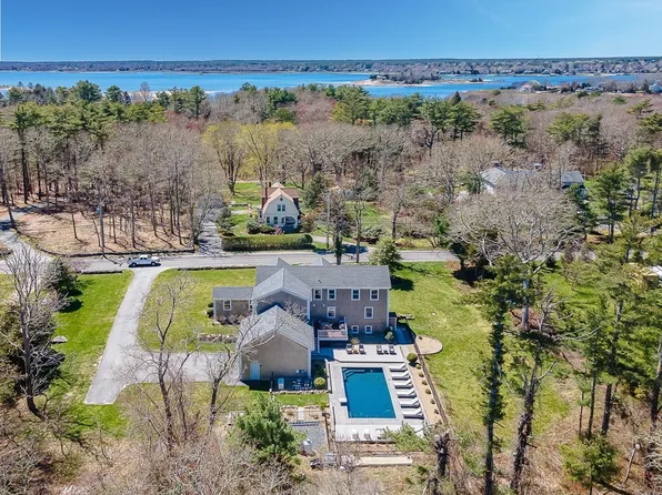 501 Point Rd, Marion, MA 02738