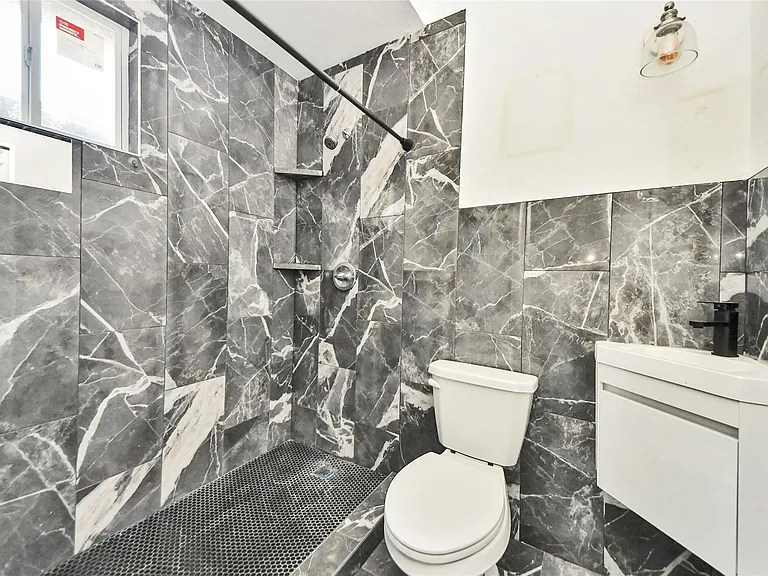4720 McKinney St — Photo 15