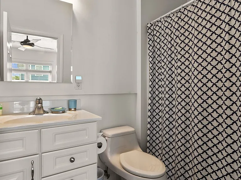 213 Midtown Dr — Photo 35
