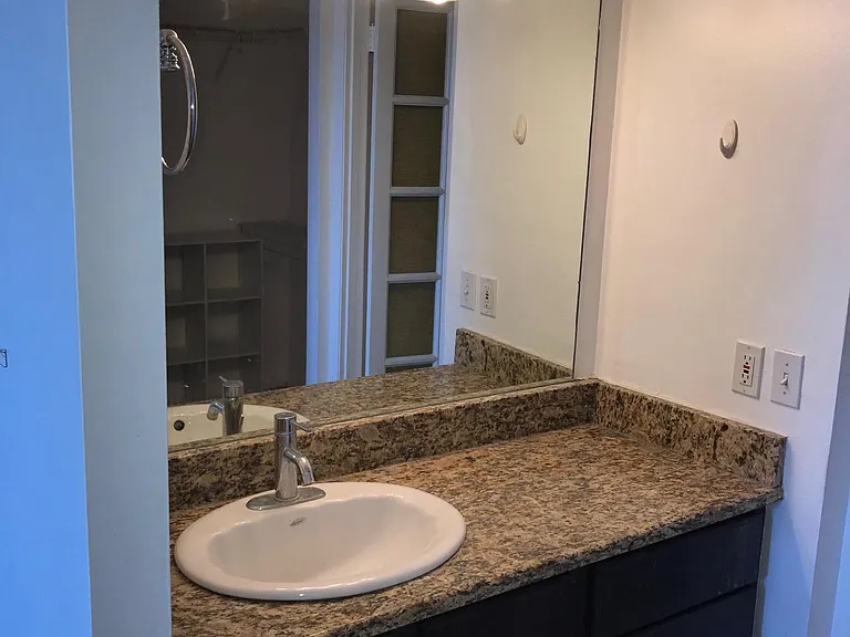 201 W Laurel St #708 — Photo 11