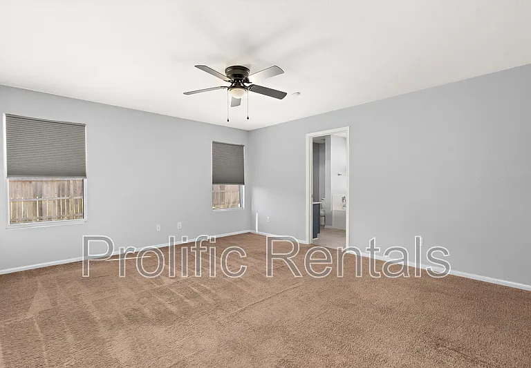 3308 Catalina Dr — Photo 14
