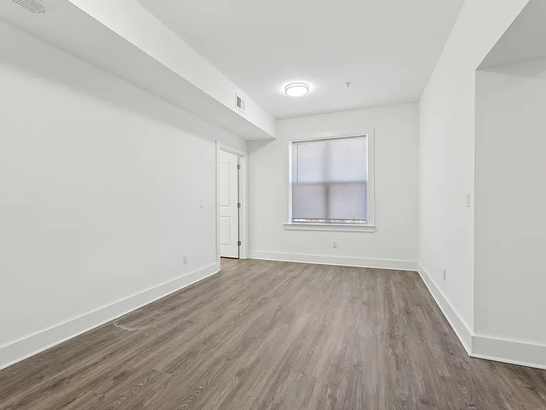 446-450 Irvine Turner Blvd #1E — Photo 2