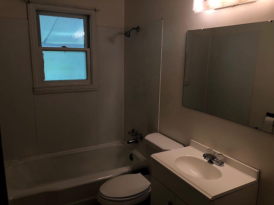 1st image of 139 Carnegie Ave