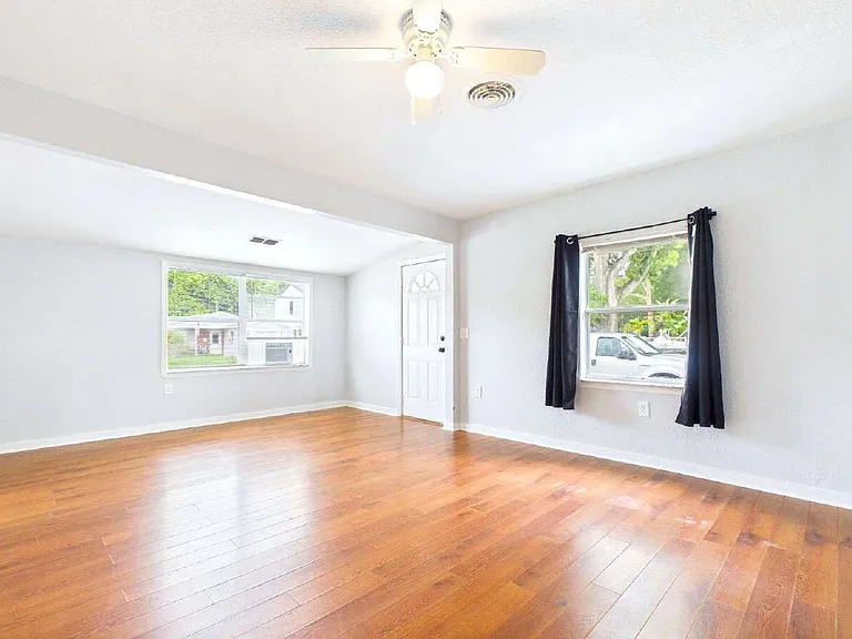 5001 Rena St — Photo 6